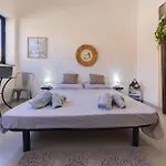 Shaka's Flat Apartment *